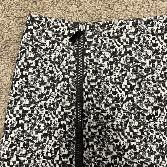 Elizabeth and James high waisted pencil skirt - Picture 5 of 5